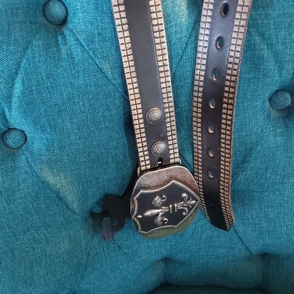 Levi's| Mens Black Leather Dress Belt W/ Fluer D Lis Silver Buckle Sz.L/ XL